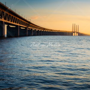 Öresundsbron i solnedgång